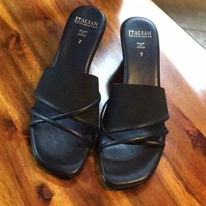 Adorable Italian shoemaker navy blue sandals